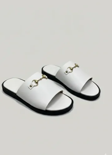 Sandales soft Tchin ST White avec boucle dorée