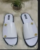 Sandales soft Tchin ST Blanches ornée de déco dorée